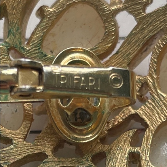 Vtg Alfred Phillippe for Crown Trifari acorn fruit salad swirl clip earrings - Picture 5 of 8